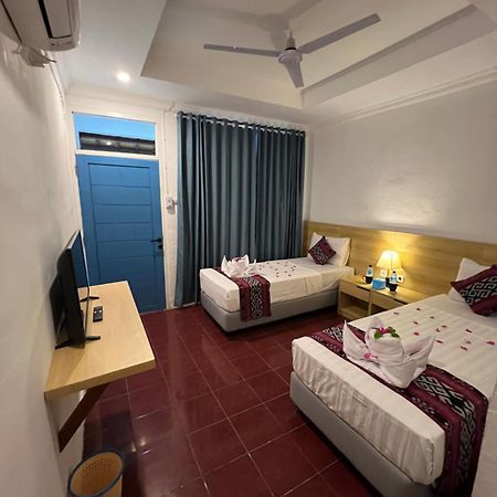 Seaside Hotel Гили Траванган Экстерьер фото