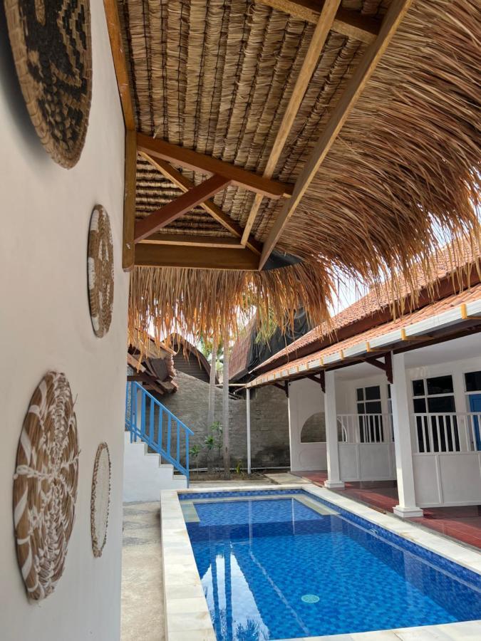 Seaside Hotel Гили Траванган Экстерьер фото